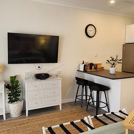 Hotel Little Lux At The Grove Sydney Esterno foto